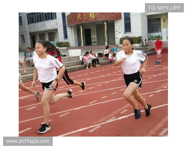 黄丽专访：从绿茵场到人生舞台的足球旅程回顾与思考